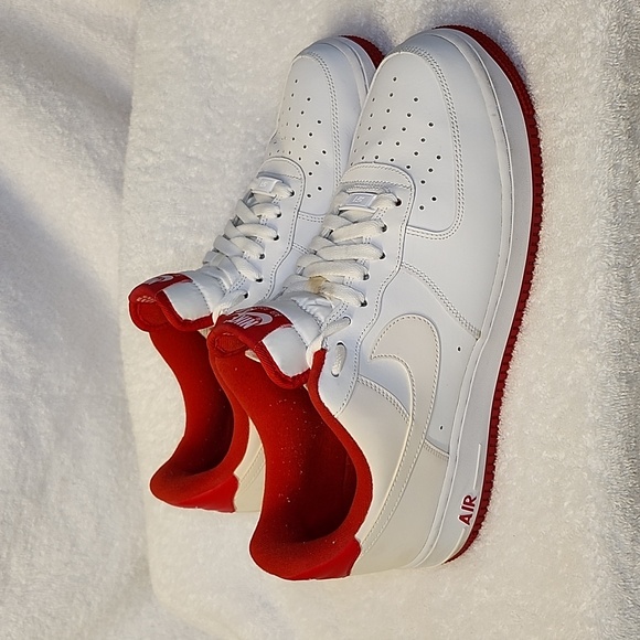 Air Force 1 '07 White/red trim - Picture 2 of 7